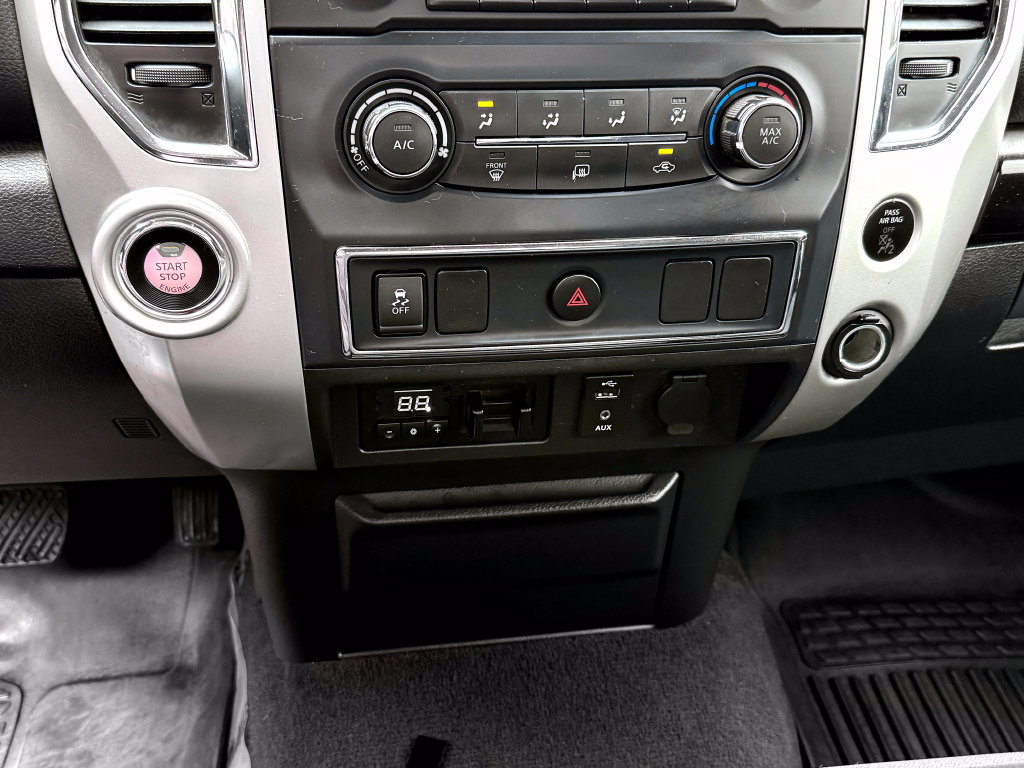 Used 2017 Nissan Titan SV RWD image 26
