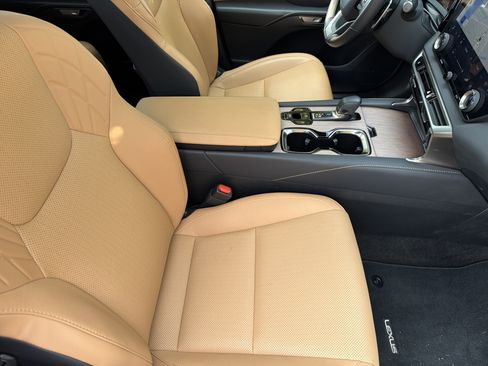 Used 2026 Lexus RX 350 Premium w/ Accessory Package (Z1) FWD image 38