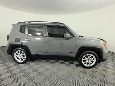 Certified 2019 Jeep Renegade Latitude image 4