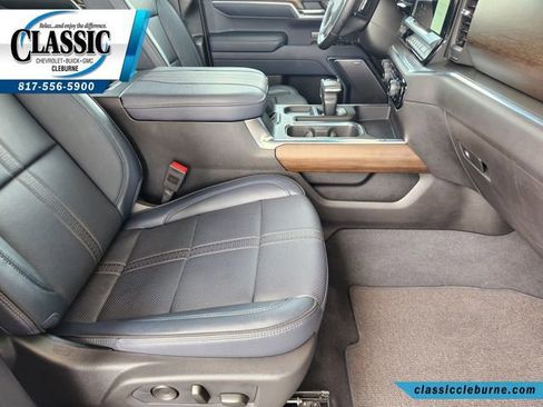 Used 2025 Chevrolet Silverado 1500 High Country AWD/4WD image 15