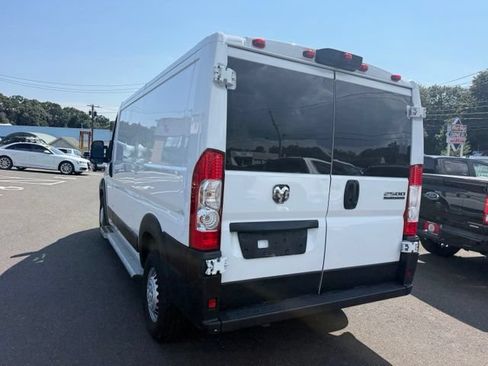 Used 2025 RAM ProMaster 2500 w/ U-Haul Equipment Group FWD image 7