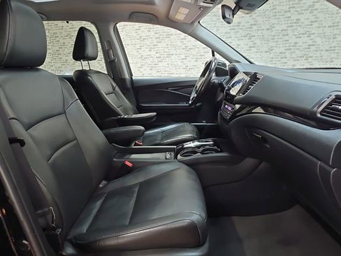 Used 2021 Honda Pilot Touring image 8