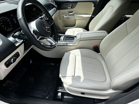Certified 2025 Mercedes-Benz GLB 250 4MATIC image 10