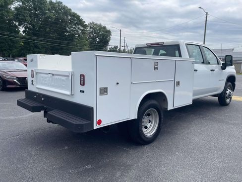 Used 2025 Chevrolet Silverado 3500 W/T AWD/4WD image 3
