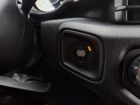 Used 2025 Jeep Gladiator Nighthawk image 26