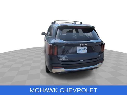 Used 2024 Kia Sorento S AWD/4WD image 8
