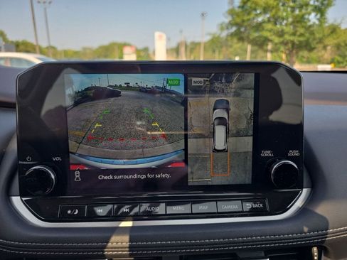 Certified 2022 Nissan Rogue Platinum w/ Head-Up Display Package AWD/4WD image 23