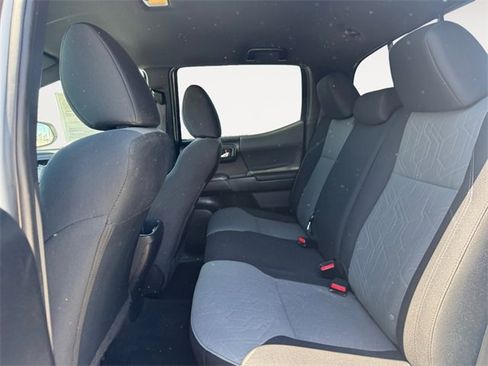 Used 2022 Toyota Tacoma TRD Sport image 13