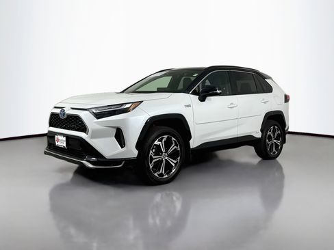 Used 2023 Toyota RAV4 XSE AWD/4WD image 3