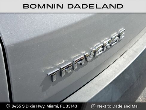 Used 2022 Chevrolet Traverse LS image 7