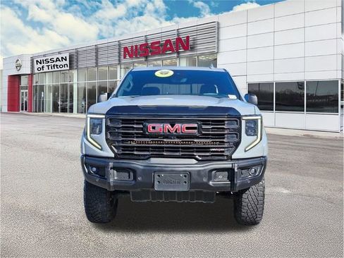 Used 2024 GMC Sierra 1500 AT4X image 2