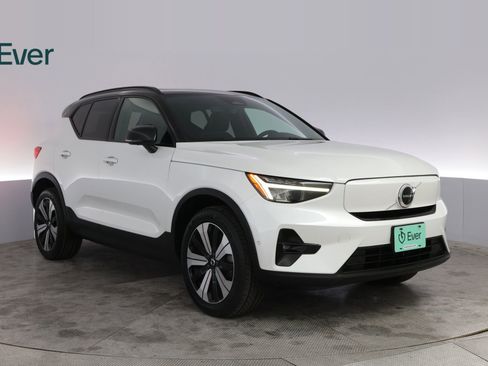 Used 2023 Volvo XC40 Recharge Plus AWD/4WD image 13