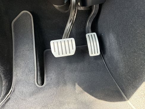 Used 2023 Tesla Model Y Performance AWD/4WD image 26