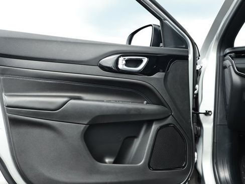 New 2026 Jeep Compass Latitude AWD/4WD image 21