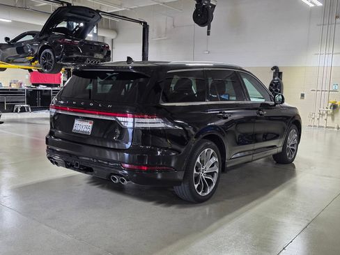 Used 2020 Lincoln Aviator Grand Touring w/ Elements Package Plus AWD/4WD image 7