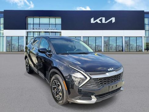 Used 2023 Kia Sportage LX AWD/4WD image 2