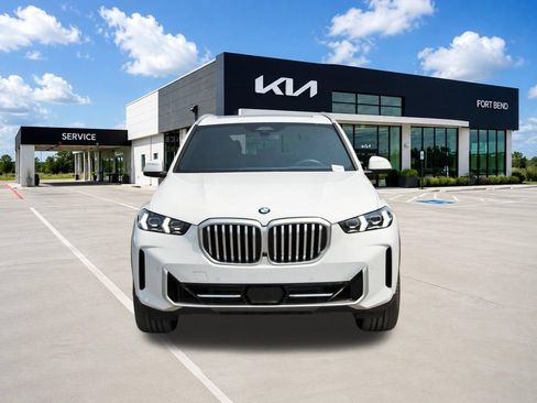 Used 2025 BMW X5 sDrive40i w/ Parking Assistance Package RWD image 2