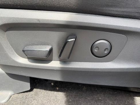Used 2024 Nissan Pathfinder SV w/ Black Appearance Package FWD image 32