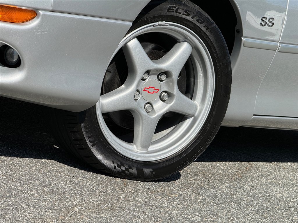 Used 1999 Chevrolet Camaro Z28 w/ SS Performance/Appearance Pkg RWD image 5