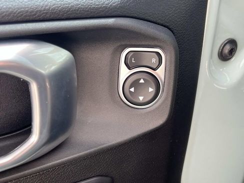 Used 2023 Jeep Wrangler Sport AWD/4WD image 10