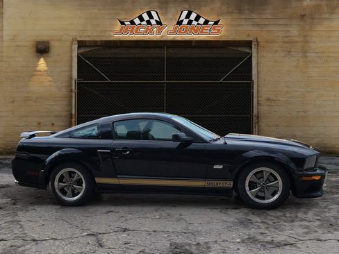 Used 2006 Ford Mustang GT Premium RWD image 7