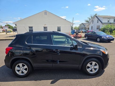 Used 2020 Chevrolet Trax LT FWD image 5