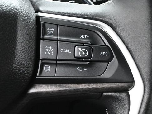 Used 2022 Jeep Grand Cherokee L Limited RWD image 9