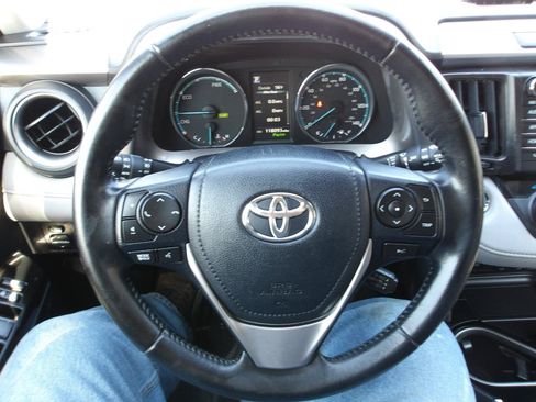 Used 2017 Toyota RAV4 Limited AWD/4WD image 15