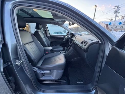 Certified 2022 Volkswagen Tiguan SE image 25