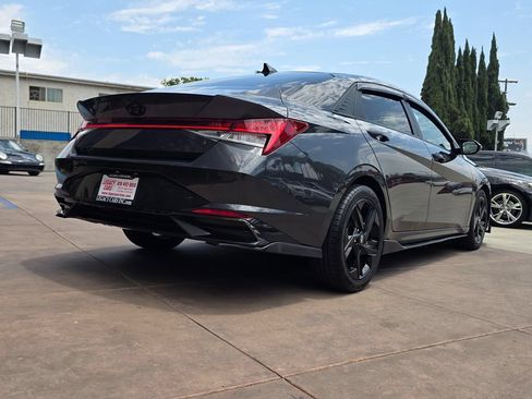 Used 2021 Hyundai Elantra Limited w/ Cargo Package FWD image 12