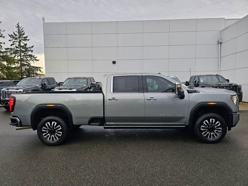 Used 2026 GMC Sierra 2500 Denali Ultimate image 6