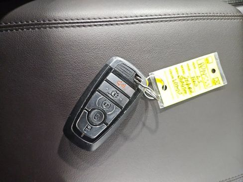 Used 2025 Ford Explorer Platinum w/ LUX Leather Package AWD/4WD image 30