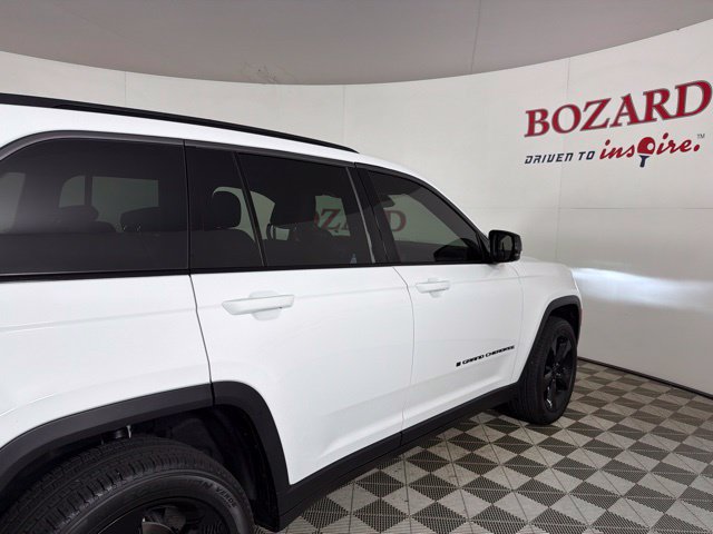 Used 2026 Jeep Grand Cherokee Limited w/ Limited Altitude Package AWD/4WD image 16