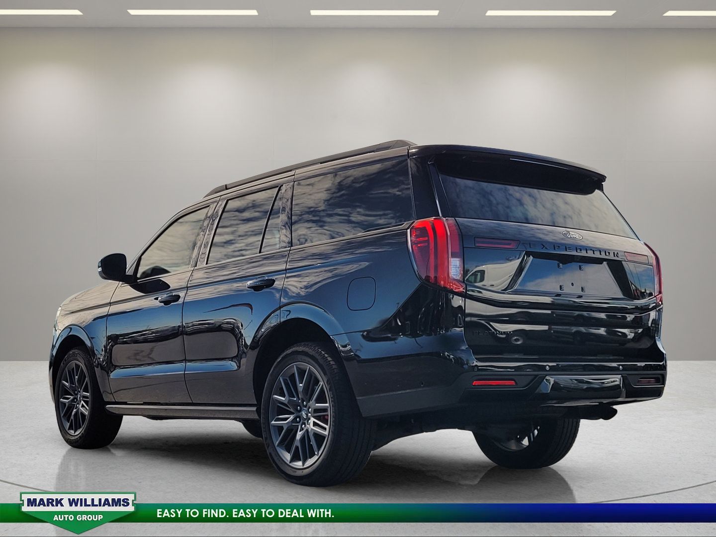 Used 2025 Ford Expedition Platinum w/ Stealth Performance Package AWD/4WD image 6