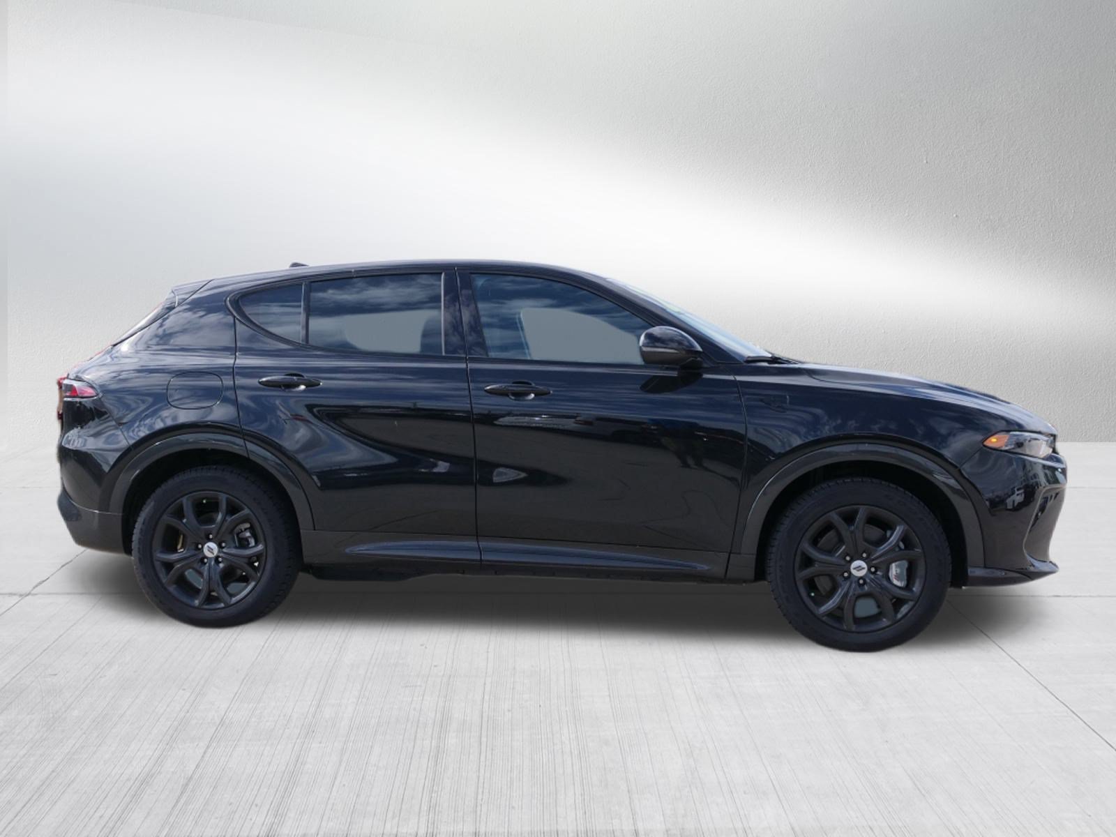 Used 2024 Dodge Hornet R/T w/ R/T Blacktop Package AWD/4WD image 2