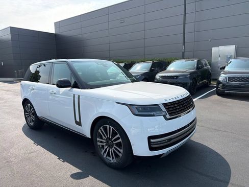 Used 2024 Land Rover Range Rover SE AWD/4WD image 7