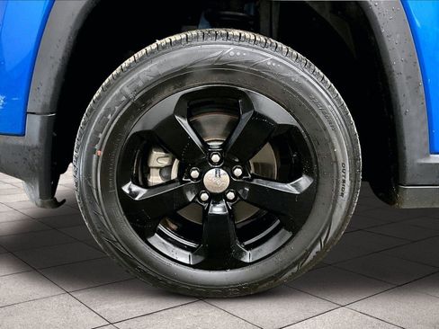 Used 2018 Jeep Compass Latitude image 8