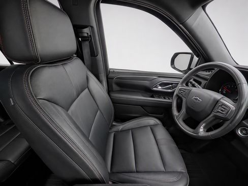 Used 2021 Chevrolet Tahoe RST w/ Luxury Package AWD/4WD image 11