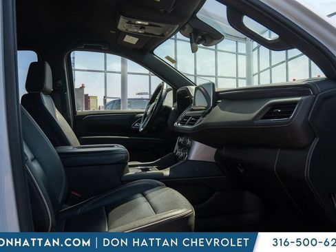 Used 2024 GMC Yukon XL SLT AWD/4WD image 24