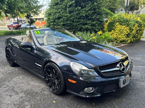 Used 2011 Mercedes-Benz SL 550 image 3