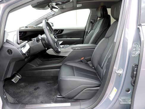 New 2026 Cadillac Optiq Luxury 2 image 15