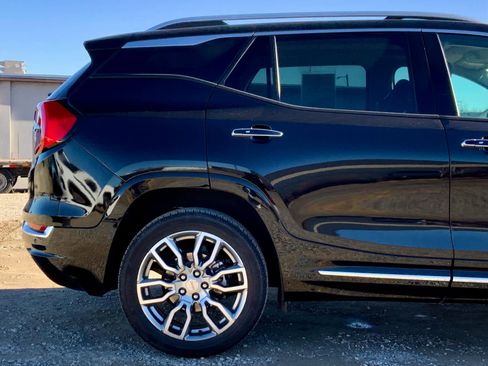 Used 2022 GMC Terrain Denali image 11