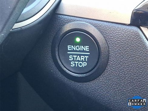 Used 2022 Ford Escape SE image 25
