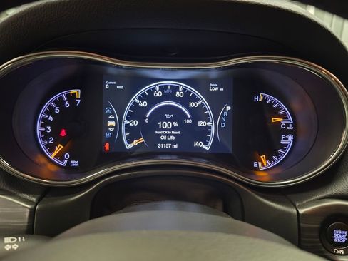 Certified 2022 Jeep Grand Cherokee Laredo X image 19