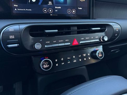 Used 2026 Hyundai Palisade Calligraphy image 13