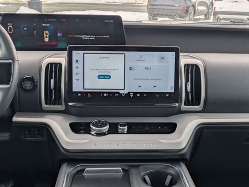 Used 2025 Ford Expedition Active image 13