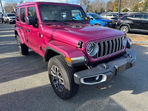 Used 2024 Jeep Wrangler Sahara image 8