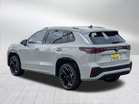 New 2026 Volkswagen Tiguan SEL R-Line image 2