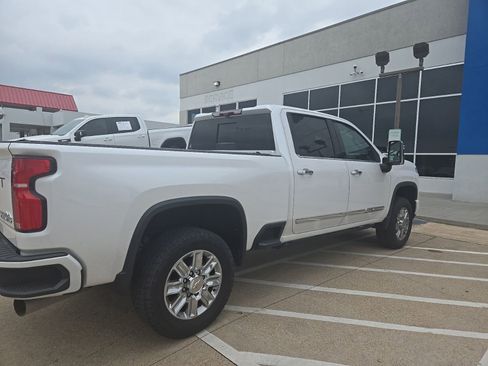 Used 2024 Chevrolet Silverado 3500 High Country w/ High Country Premium Package AWD/4WD image 9