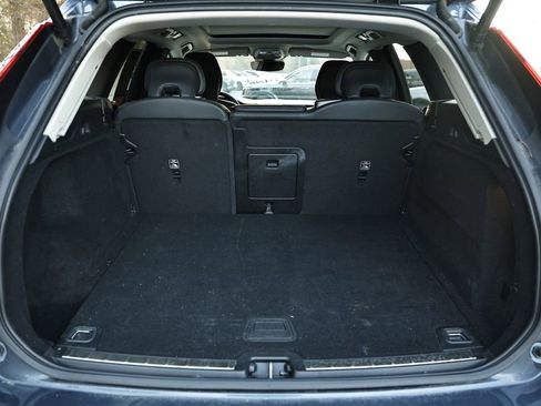 Used 2024 Volvo XC60 B5 Plus image 17